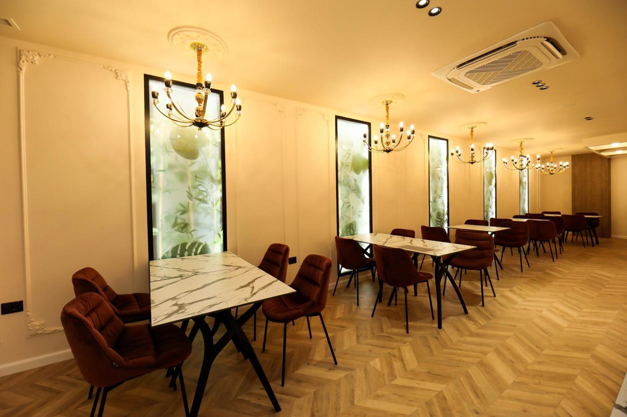 Hotel Adore Vlore Ngoại thất bức ảnh