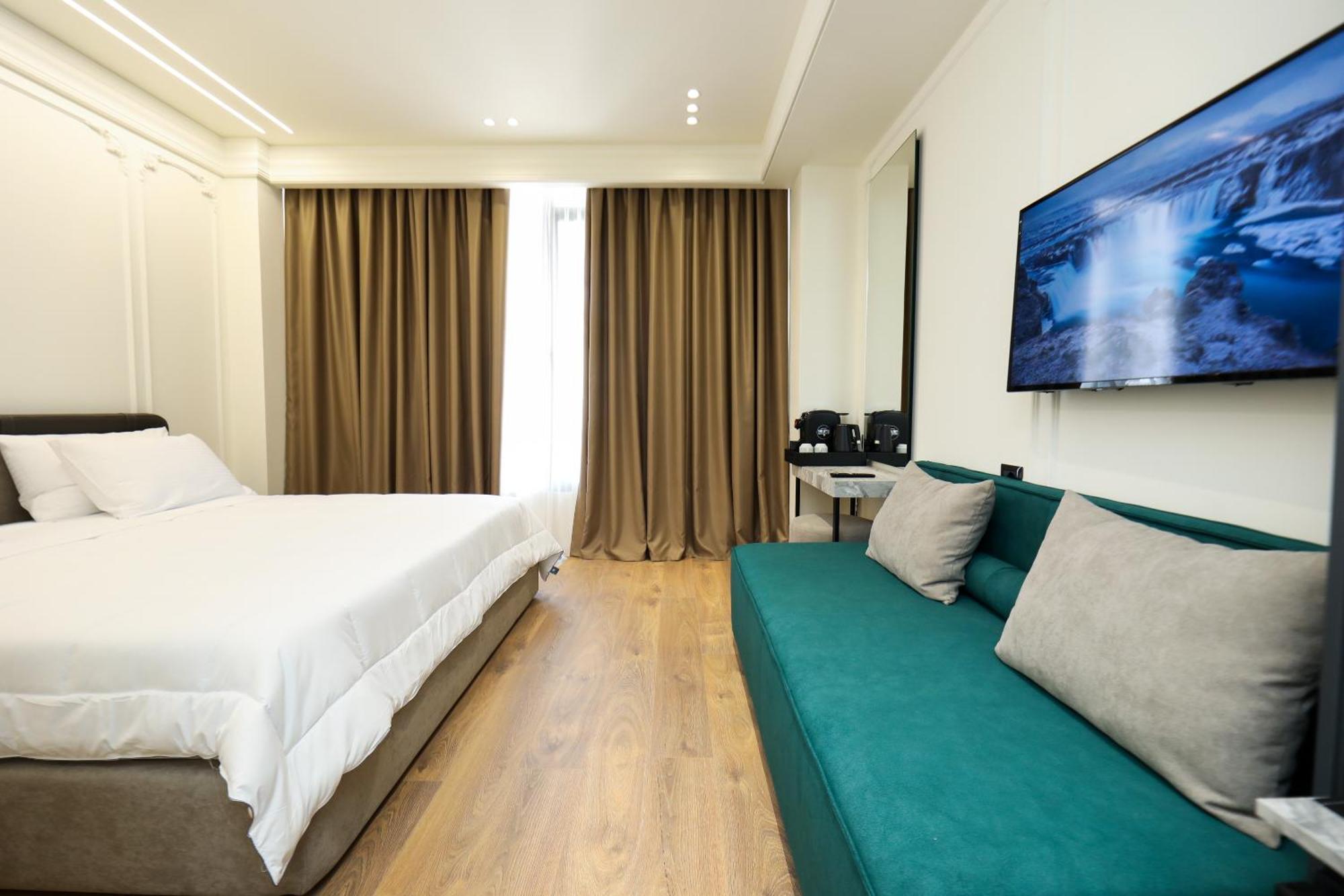 Hotel Adore Vlore Ngoại thất bức ảnh