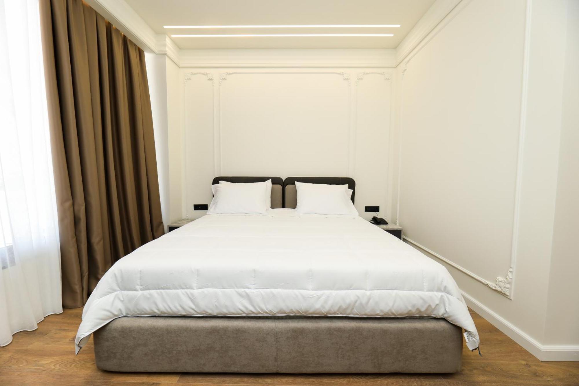 Hotel Adore Vlore Ngoại thất bức ảnh