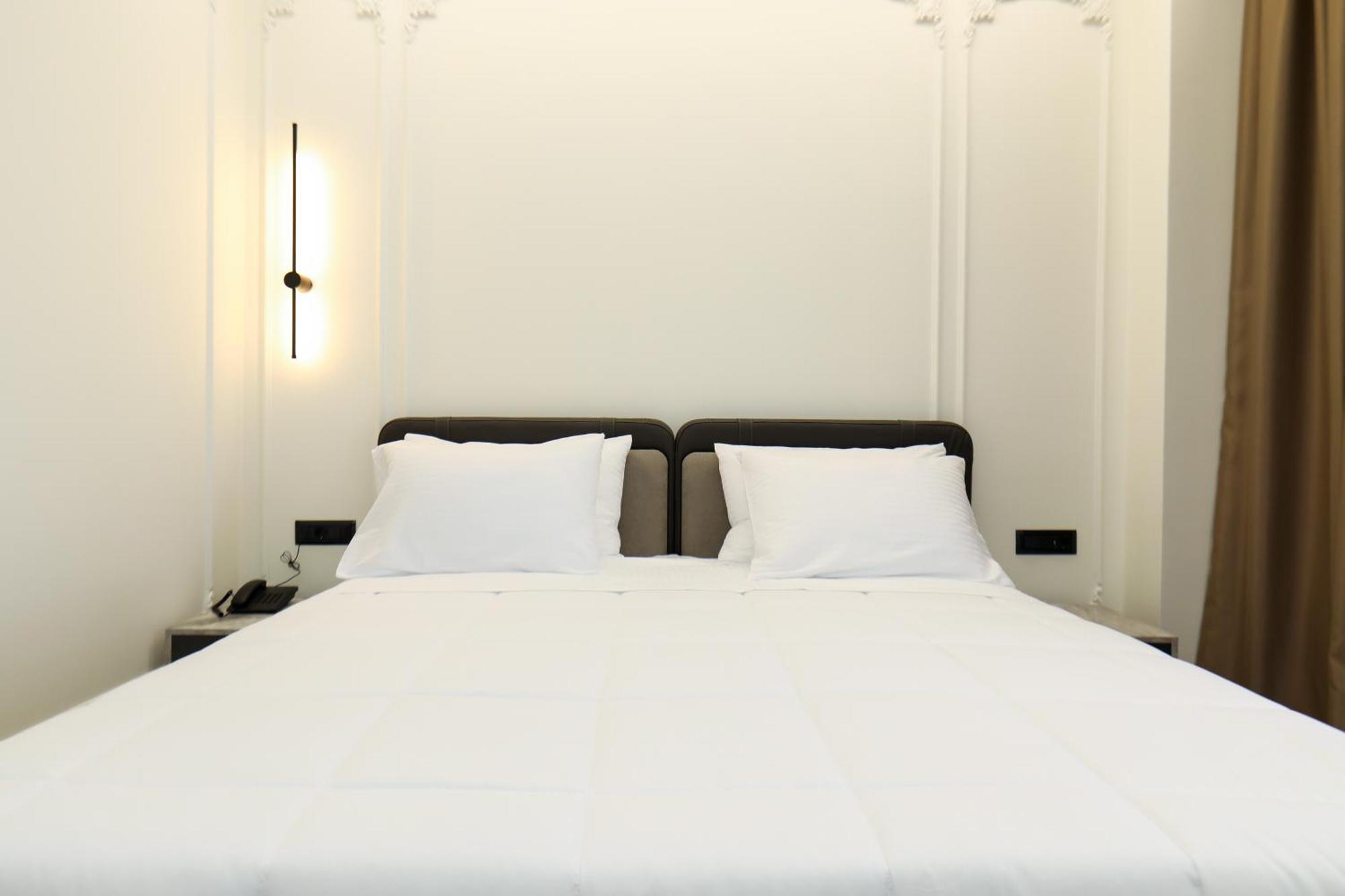 Hotel Adore Vlore Ngoại thất bức ảnh