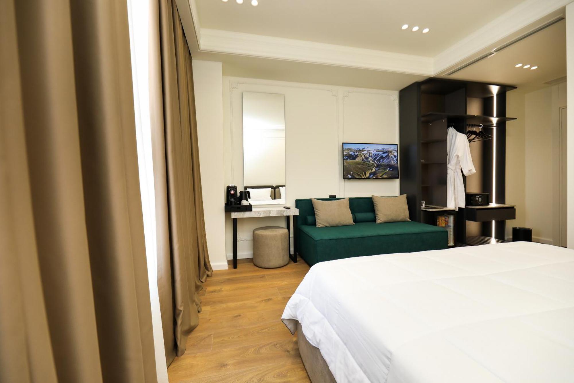 Hotel Adore Vlore Ngoại thất bức ảnh
