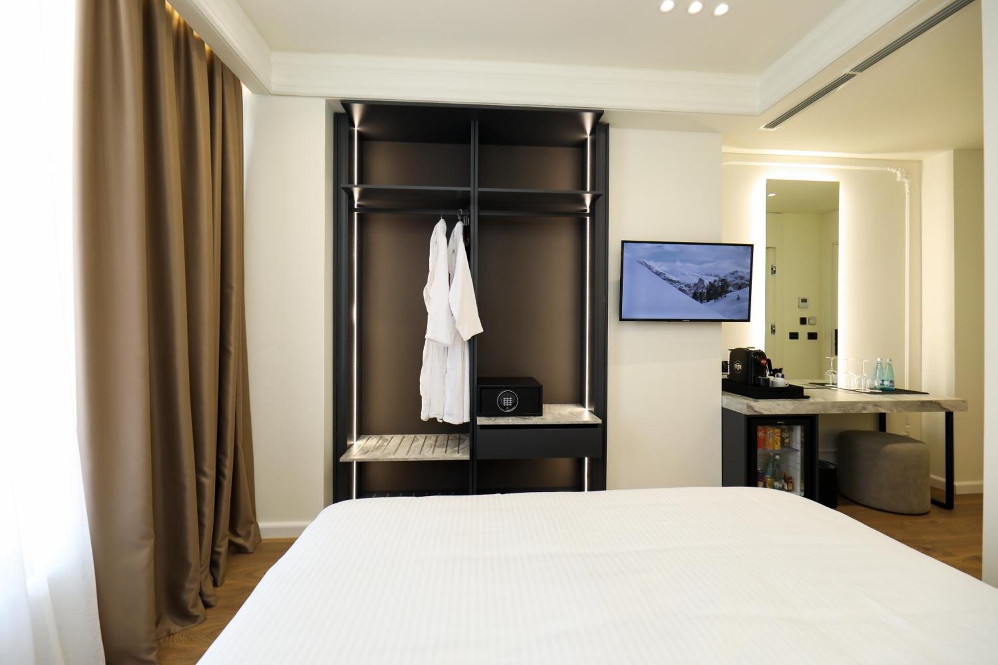 Hotel Adore Vlore Ngoại thất bức ảnh