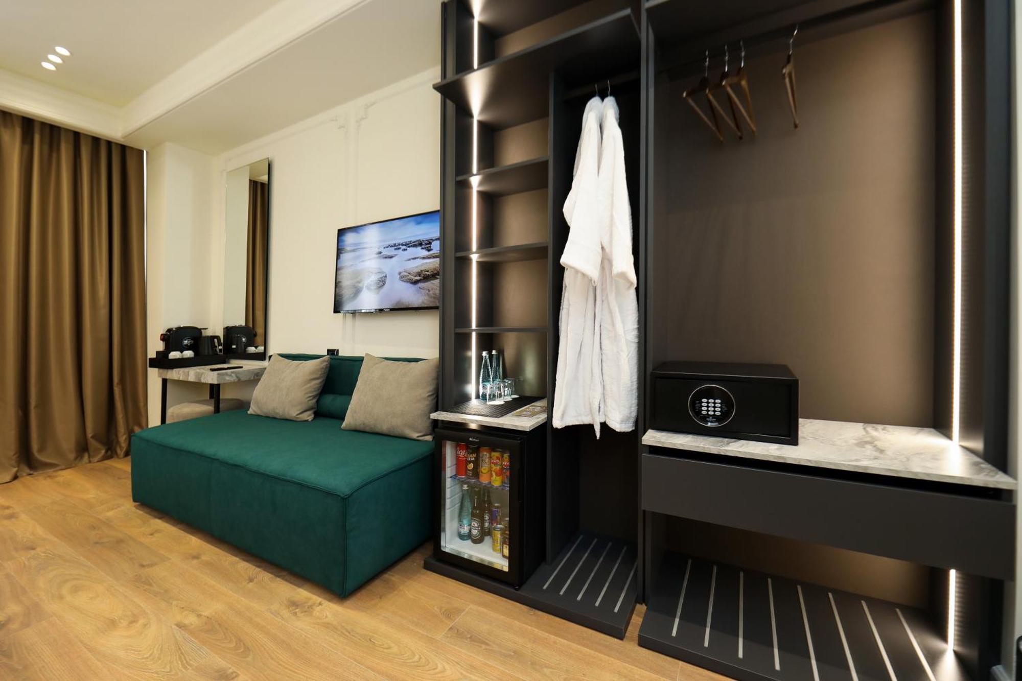 Hotel Adore Vlore Ngoại thất bức ảnh
