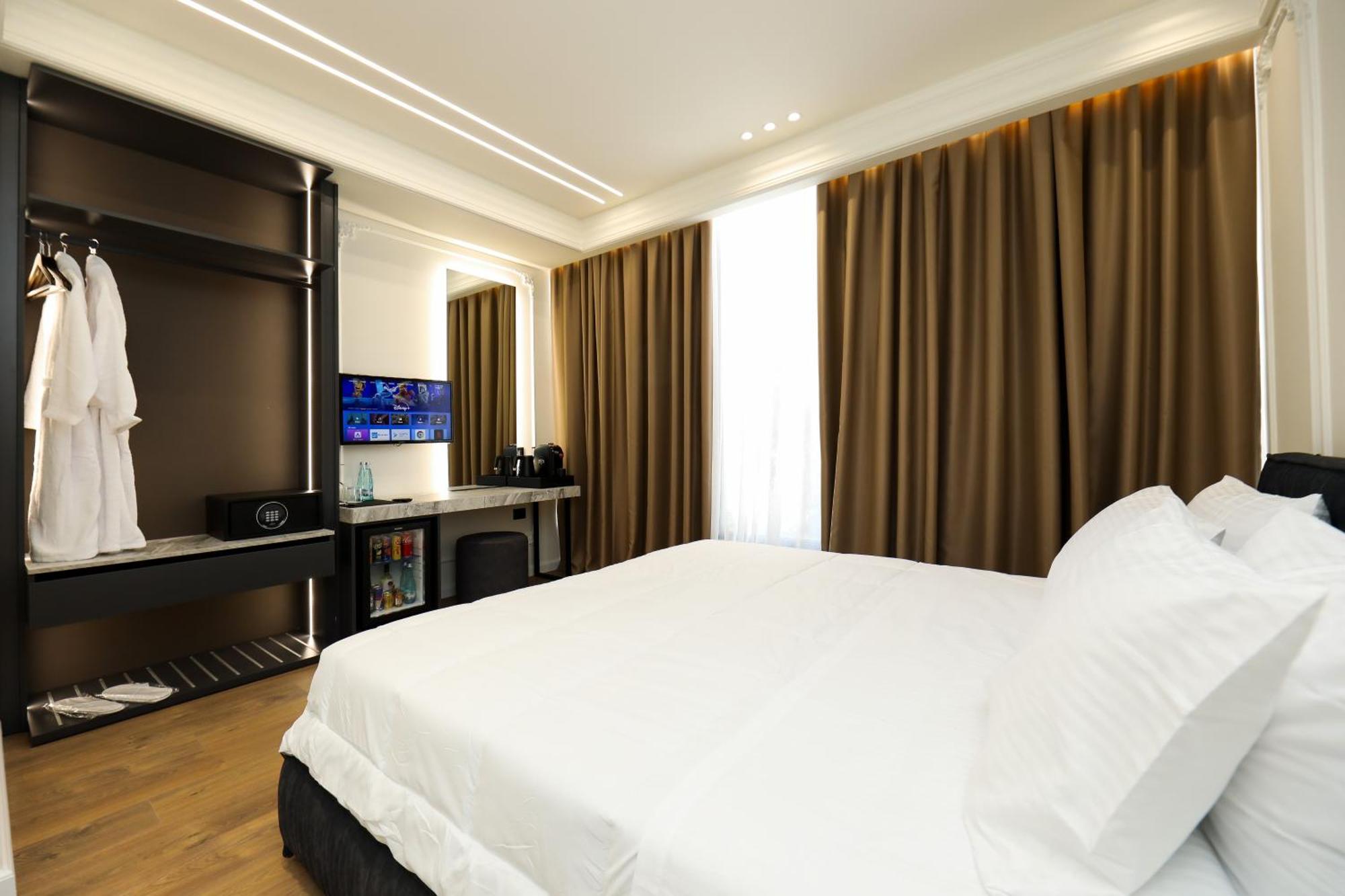 Hotel Adore Vlore Ngoại thất bức ảnh