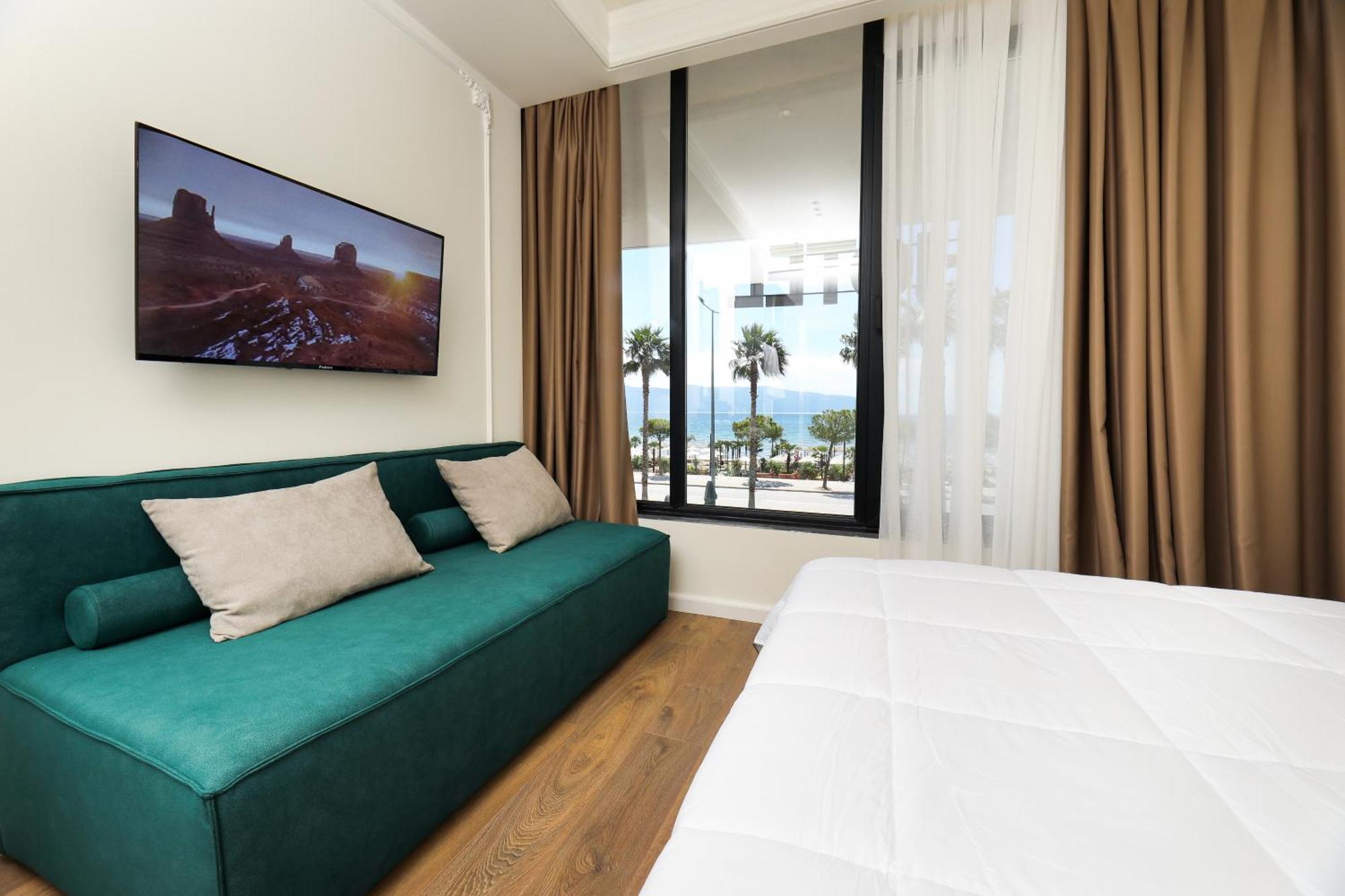 Hotel Adore Vlore Ngoại thất bức ảnh