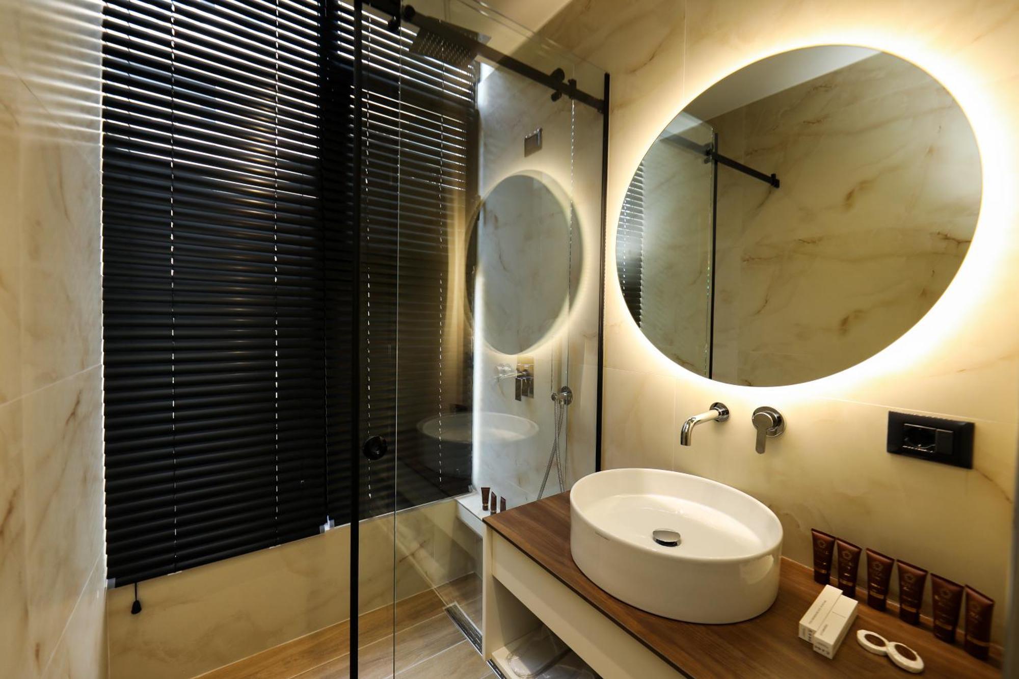 Hotel Adore Vlore Ngoại thất bức ảnh
